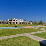 And Away Luxury Golf View דירה *
