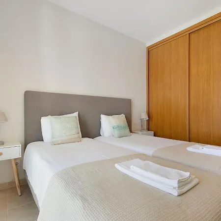 And Away Luxury Golf View Apartment *