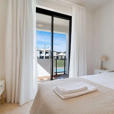 And Away Luxury Golf View Apartman *